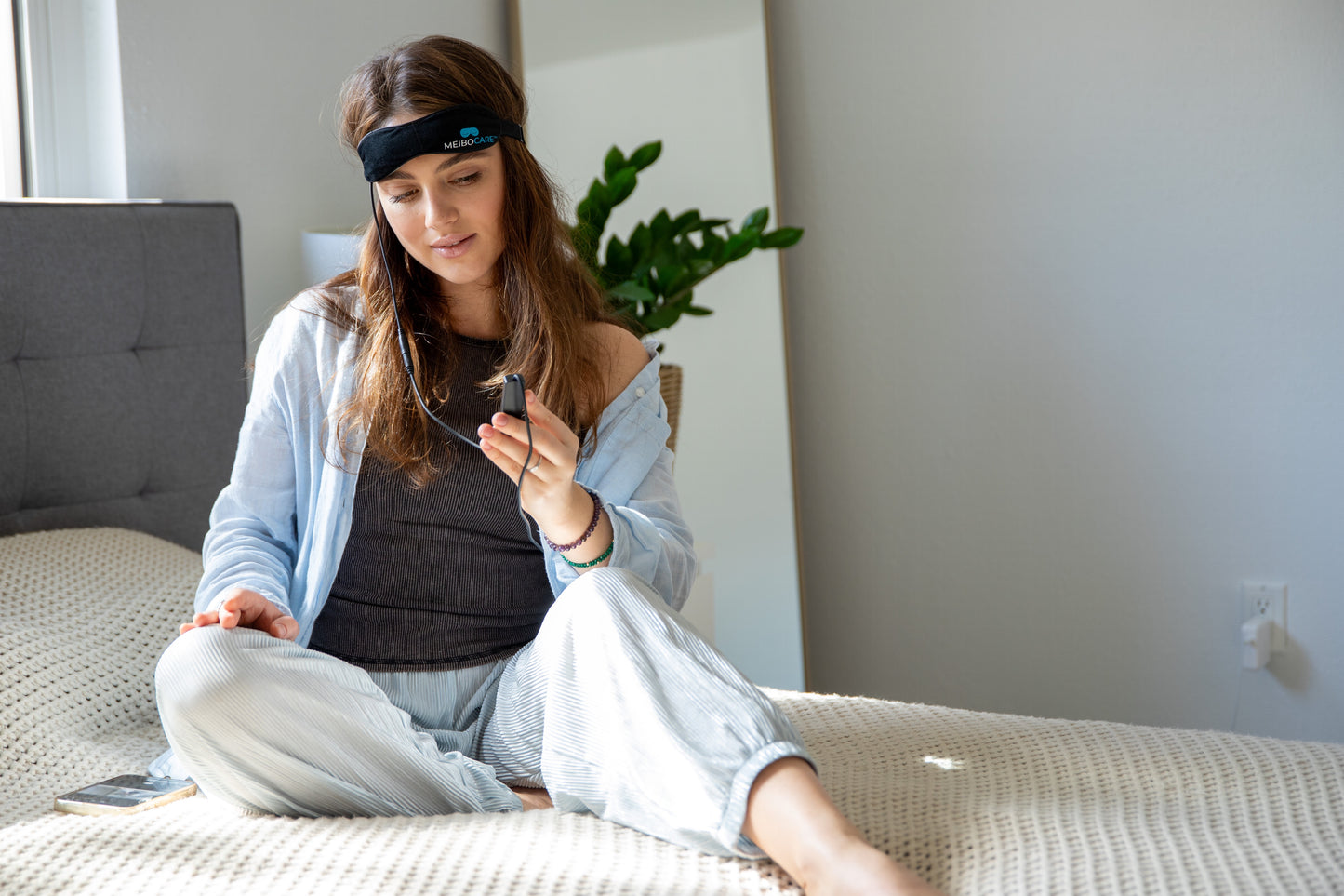 Meibocare™  E-Heated Eye Mask